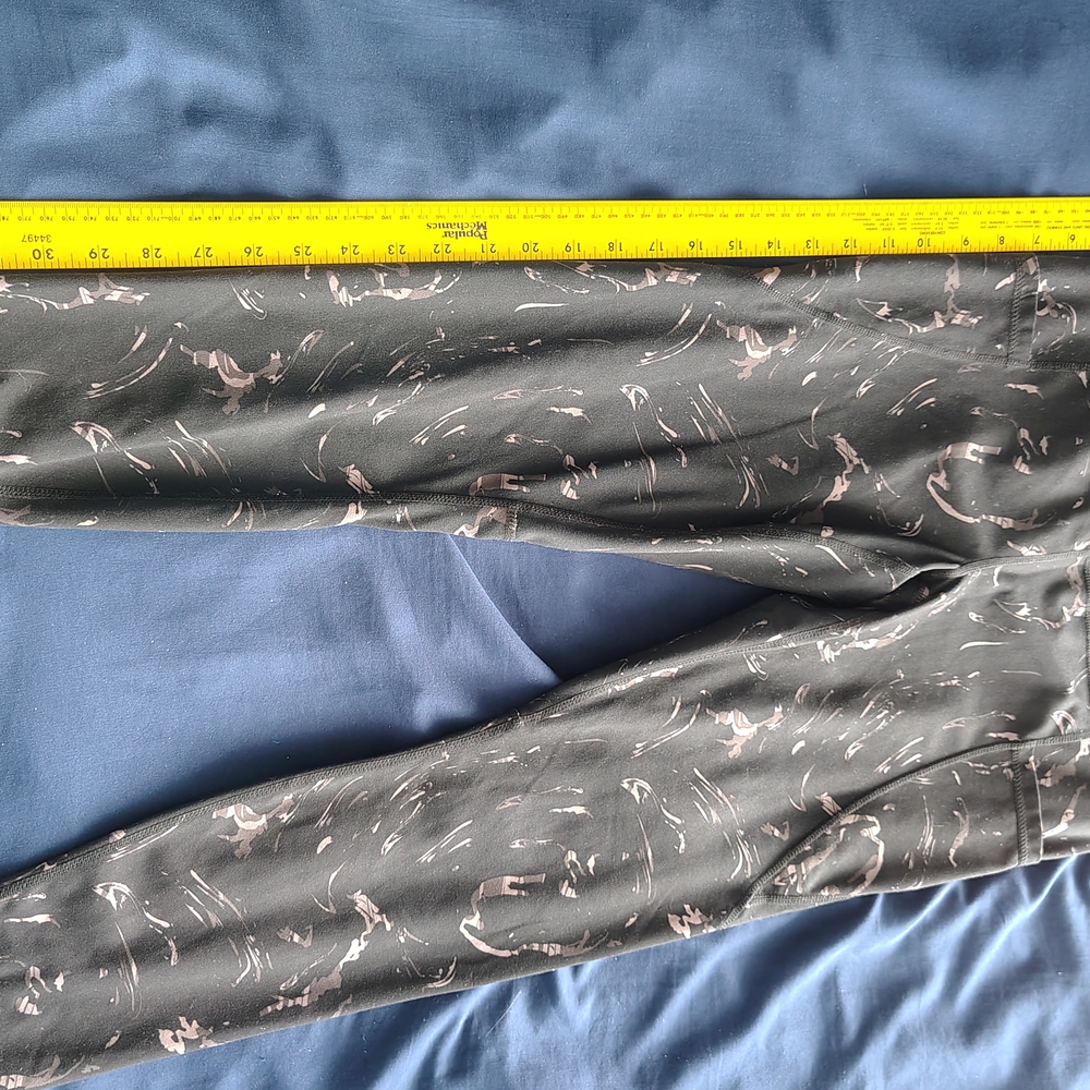 Active Life Swirl Pattern Leggings - Black and Pink